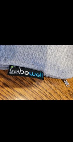 Be Well Super Soft Cuddle blanket 25x44" in zipper pouch"