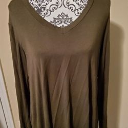Perfectly Priscilla Olive Green V Neck Top Size Medium 
