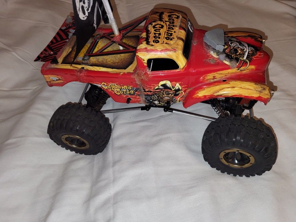 ARTR: REDCAT EVEREST-10 RC CRAWLER W/ RARE CAPTAINS CURSE BODY