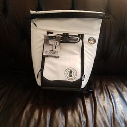 TITAN BY ARTIC ZONE. COOLER BACKPACK WITH ROLLTOP CLOSURE