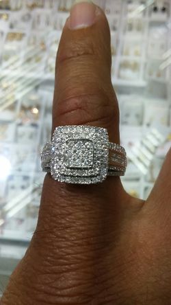 10k gold Diamond Ring .73 ct Diamonds 4.5 grams