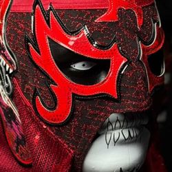 Wwe Penta Mask. Autographed with fantastics coa