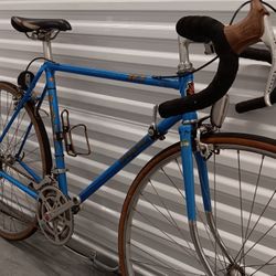 Road and hybrid/commuter bikes available, serviced and ready to ride!