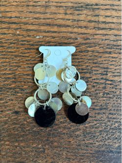 Beautiful dangle earrings great for summer