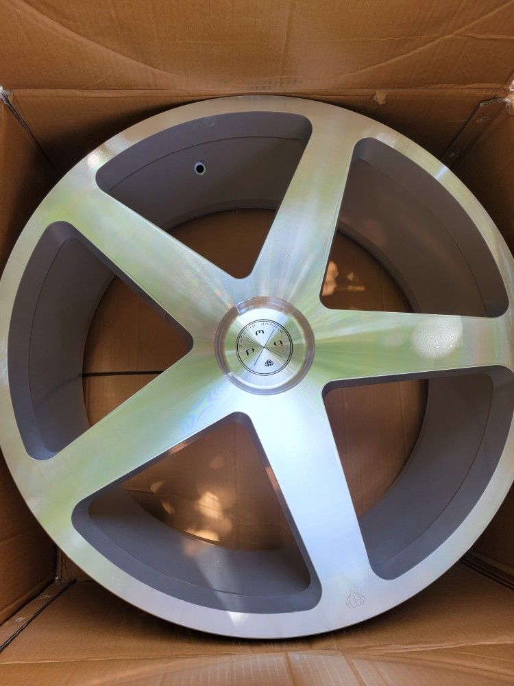 One Brand New Blaque Diamond Car Rim