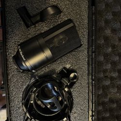 MXL 990 Blackout And interface