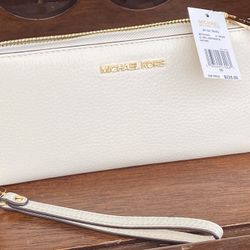 New Michael Kors Wallet