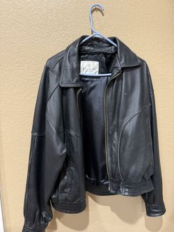 Black leather jacket by Bill Blass Size Large
