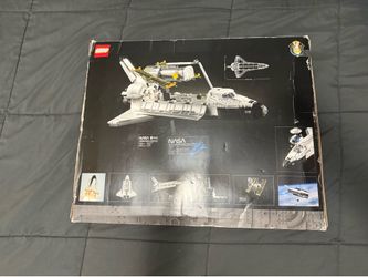 Lego NASA Space shuttle Discovery Ages 18+