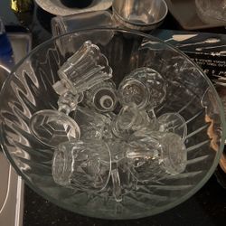 Bowl With Cups