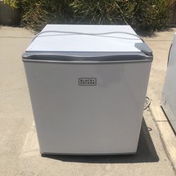 Black Decker Mini Fridge