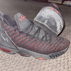 Lebron 16 Size 5Y
