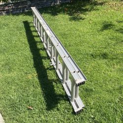 20ft Lightweight Aluminum Extension Ladder