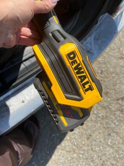 DeWalt gardening tools