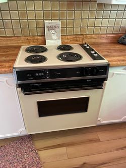 Vintage Whirlpool 30-inch Electric Range Self-Cleaning Oven RS6700XK