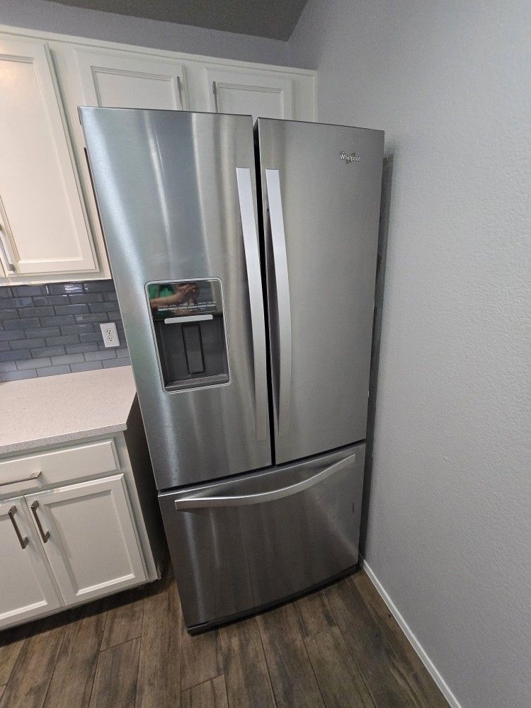 WHIRLPOOL REFRIGERATOR 