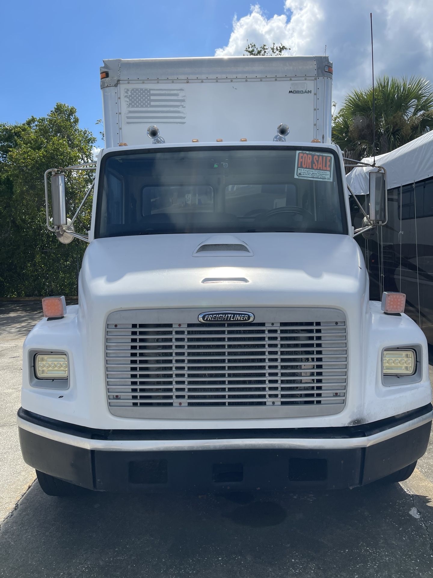 1998 FL60 Freightliner 26ft