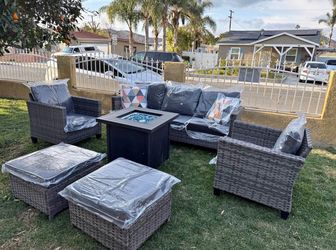 Patio furniture set outdoor new in the box