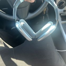 AirPod Maxes