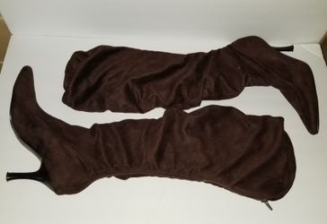 Knee high brown slouch boots, size 8