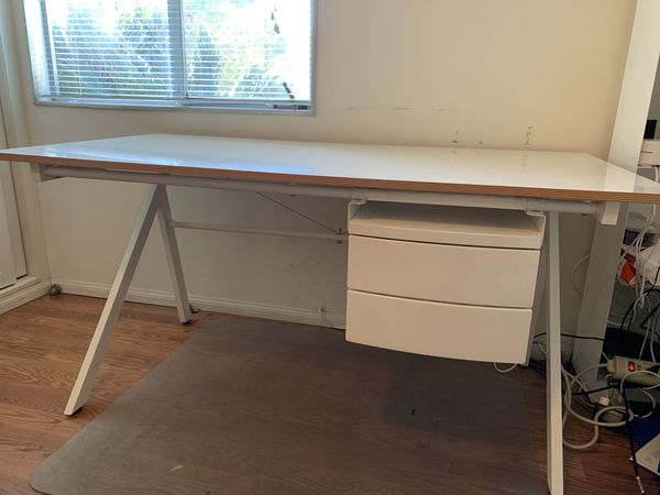 Cb2 Graph White Desk For Sale In Fullerton Ca Offerup