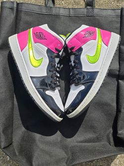 Jordan 1 Mid SE Cyber Active Fuchsia Size 12