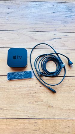 Apple TV 4K A1842 HDMI Media Streamer w/ Siri Remote & Cables, Black