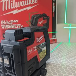 100ft Milwaukee RECHARGEABLE Green Cross + Plum Points Laser Combo