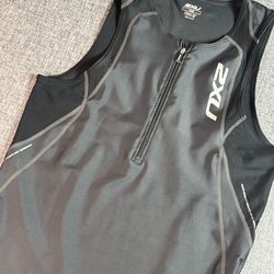 2XU Mens Large Triathlon Tri Top Black Sleeveless 1/2 Zip Compression
