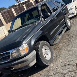 1998 Ford Explorer