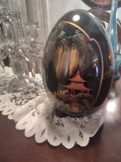 Set a two nesting eggs with the stand