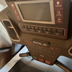 SOLE F80 Treadmill 