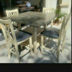 High Table W/4 Bar Stools 