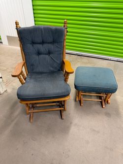Free rocking chair and stool set