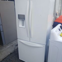 2022 Whirlpool Refrigerator 30"