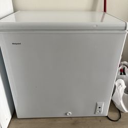 White Hotpoint chest freezer