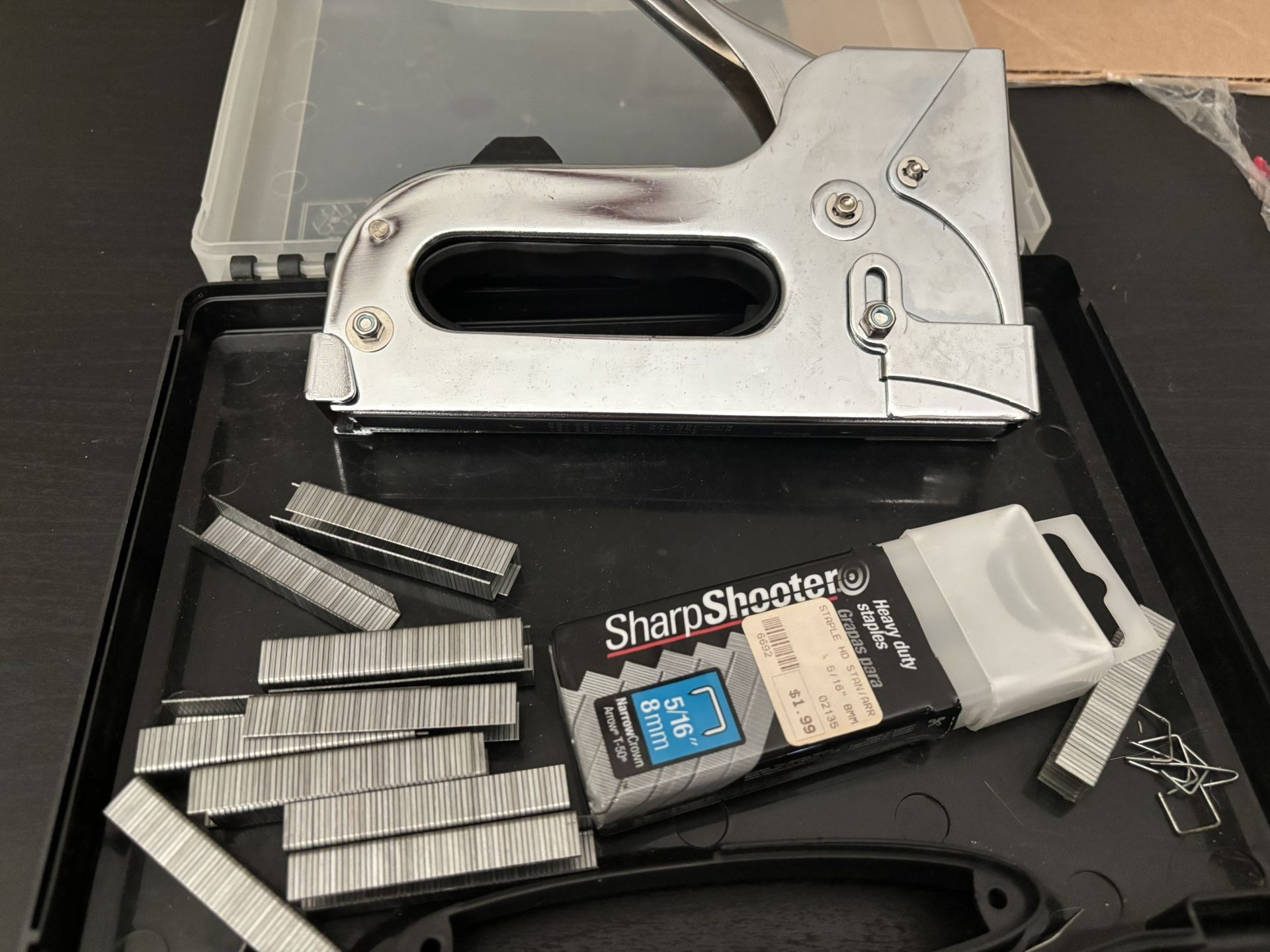Staple Gun With Staples