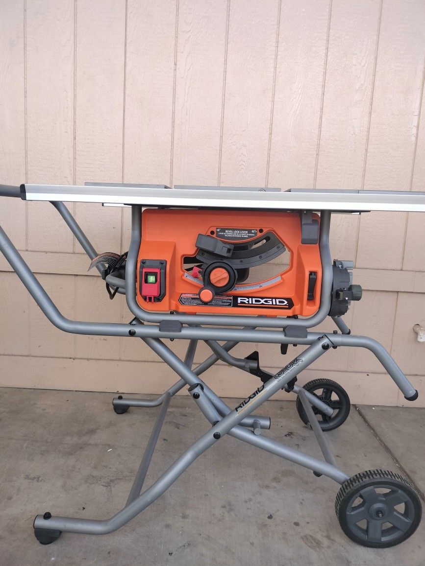 Ridgid 15 Amp 10 " Portable Corded Projobsite Table Saw With Stand ( Missing Rip Fance) (Gia)