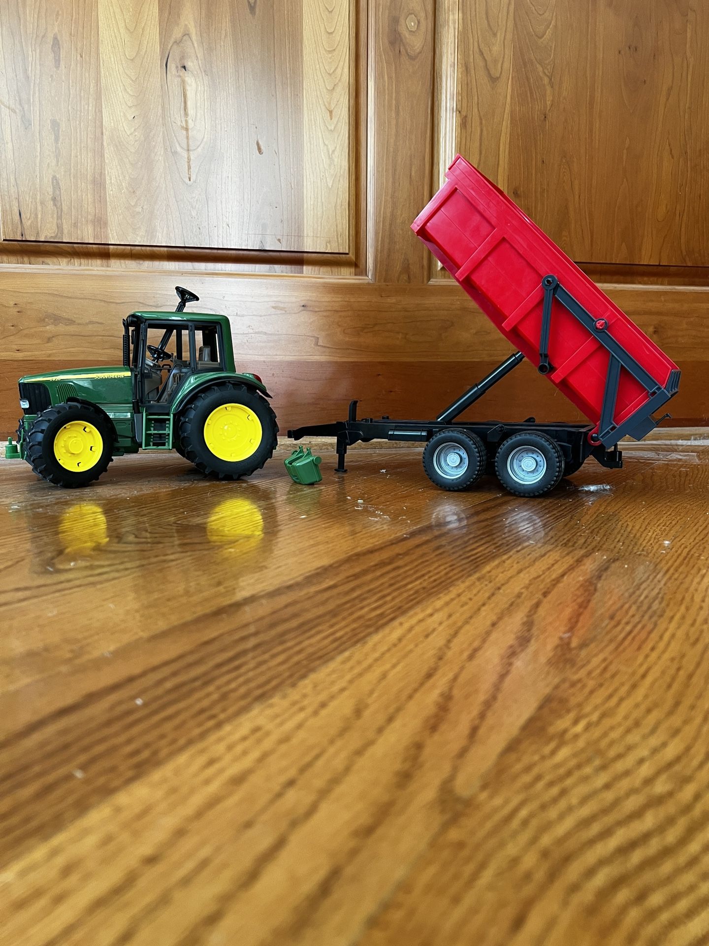 Bruder John Deer Tractor 09820