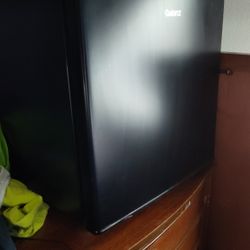 Galanz Mini Fridge 