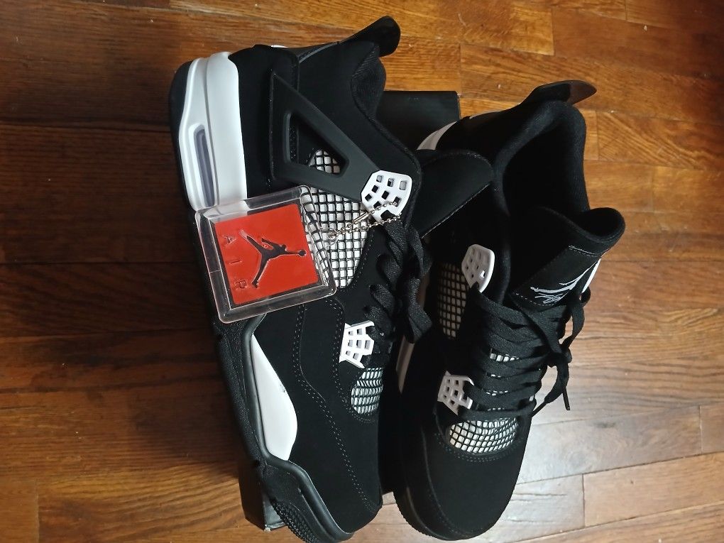 Air Jordan 4s Size 10.5