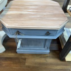 Vintage Pennsylvania House cherrywood side table