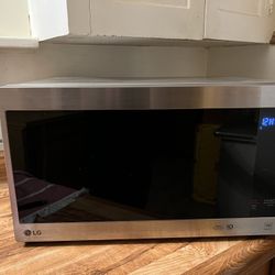 LG Microwave 