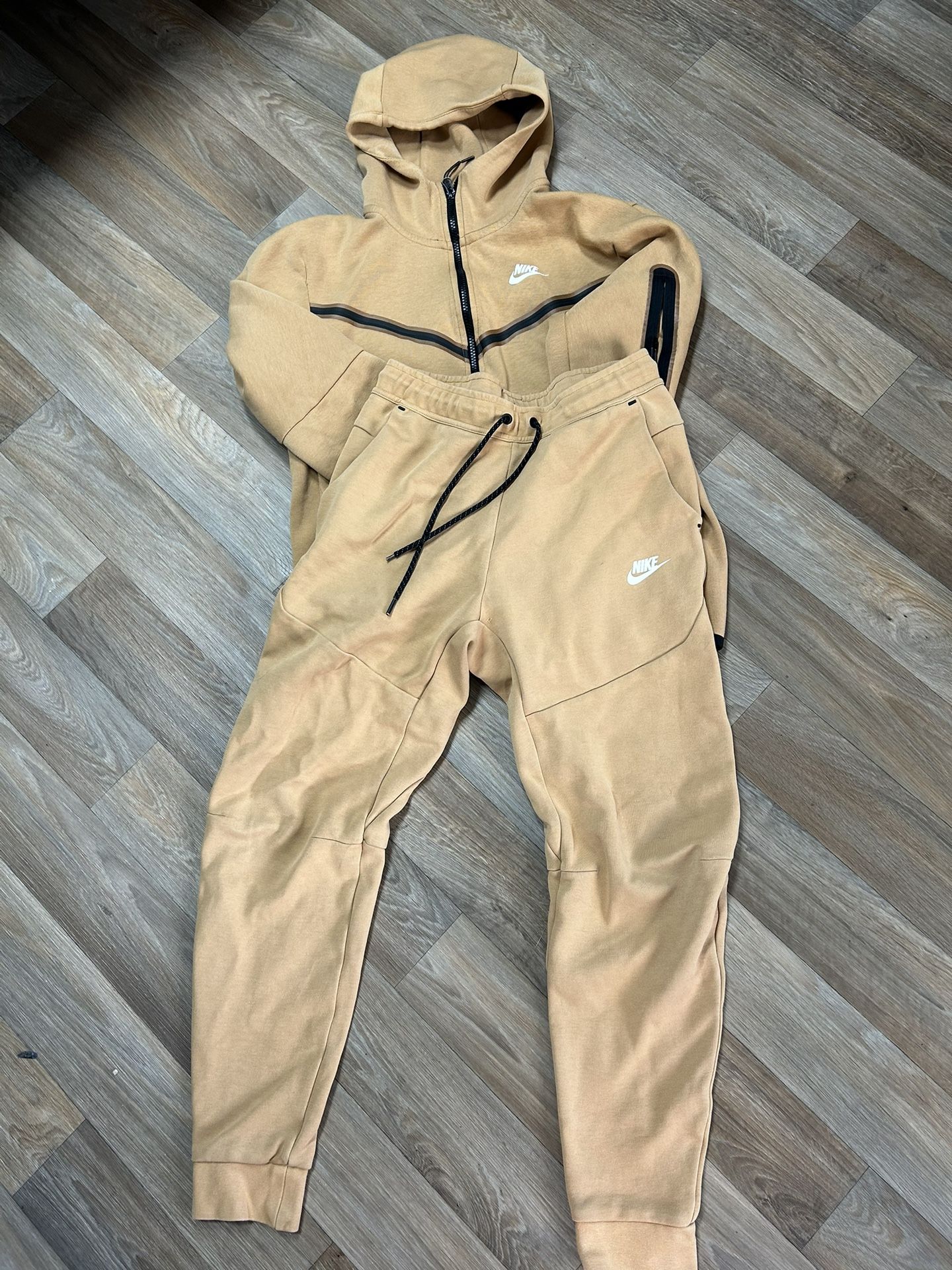 Nike Tech Suit Size Small