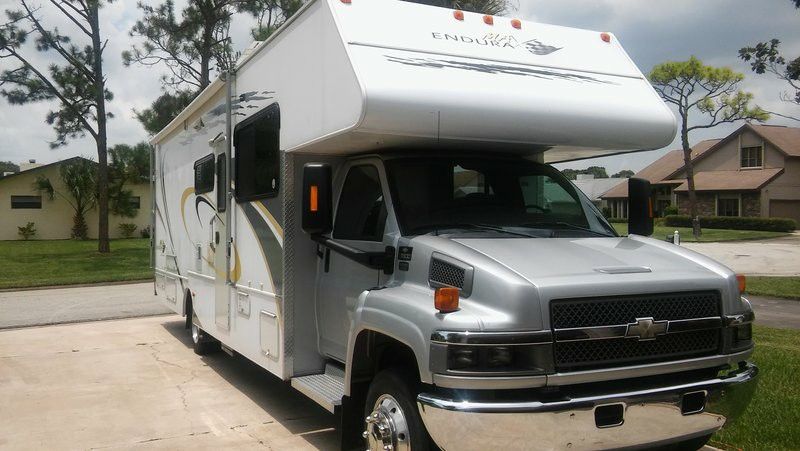 2005 Gulf Stream Endura Max Super Class C Toy Hauler