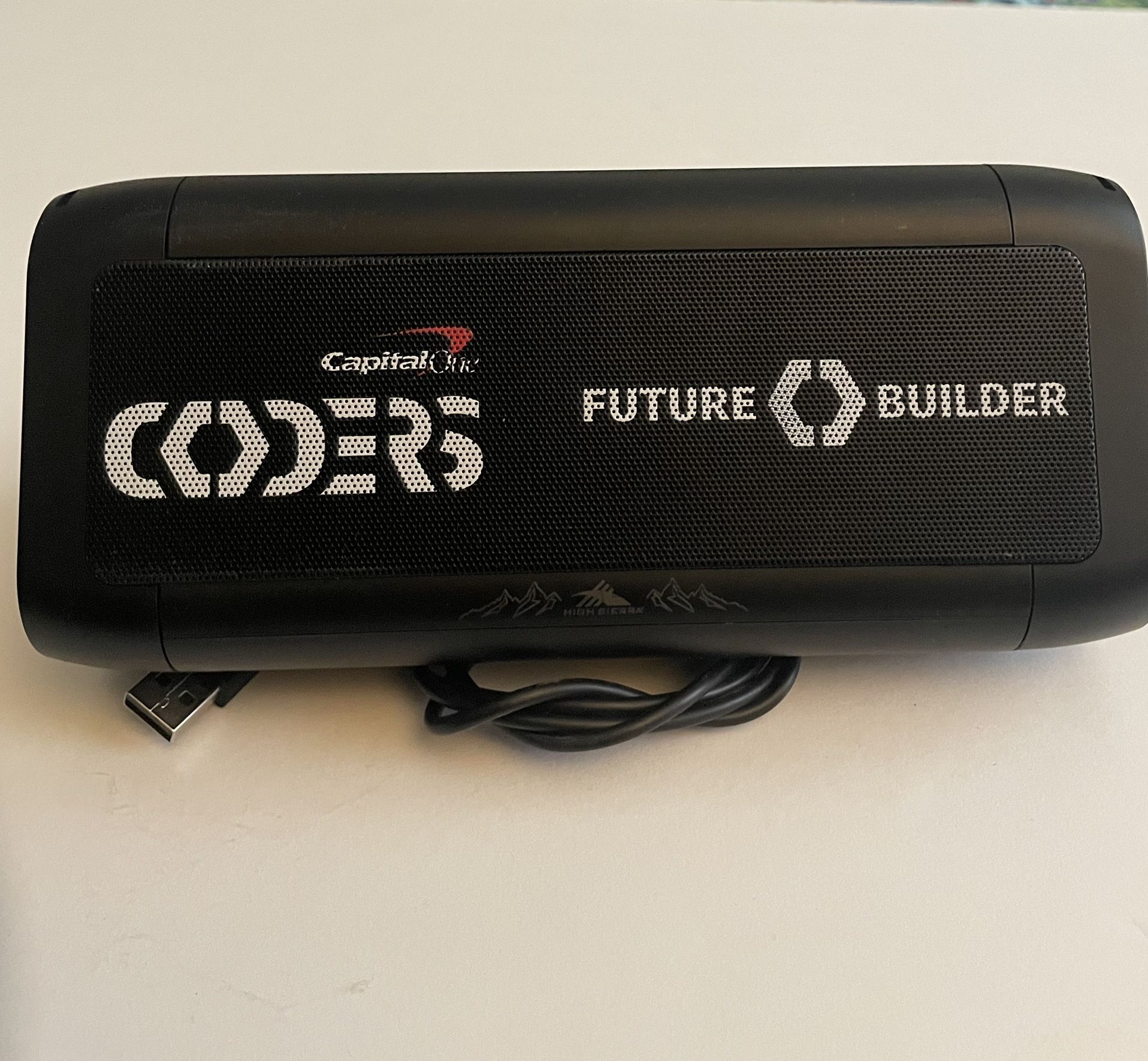 HIGH SIERRA Bluetooth speaker and phone charger