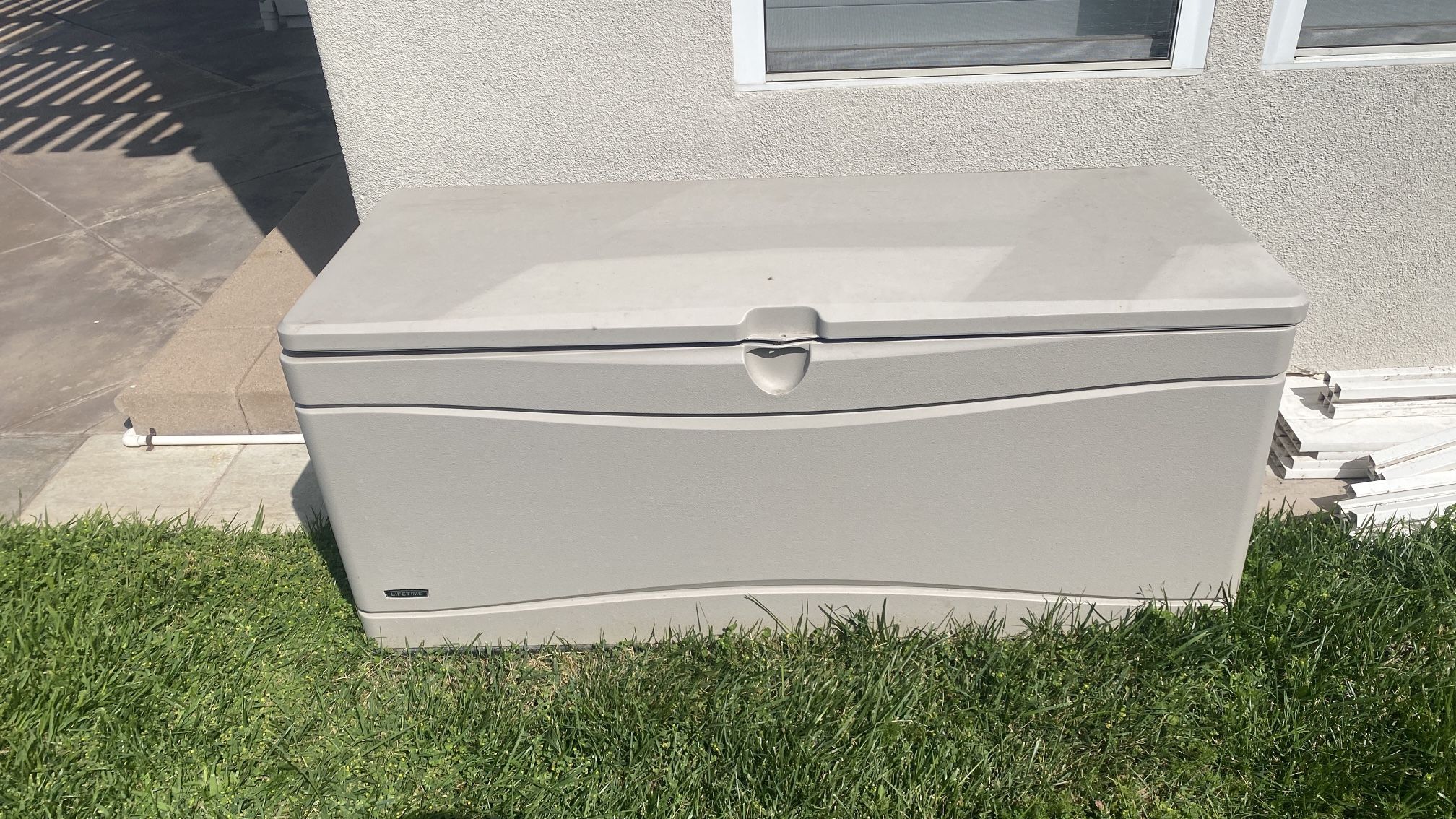 LIFETIME Storage Backyard 130 Gallon HeavyDuty Deck Box, for Sale in