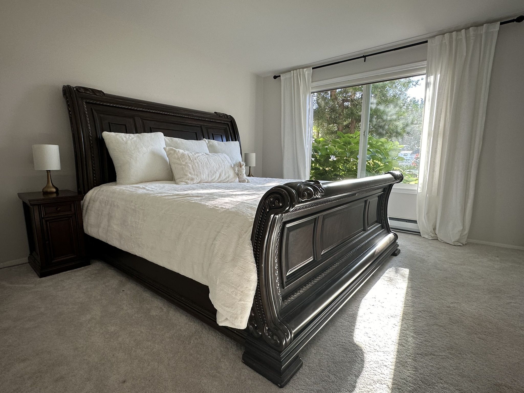 King Sleigh Bed