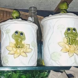 1976 Frog Canisters  