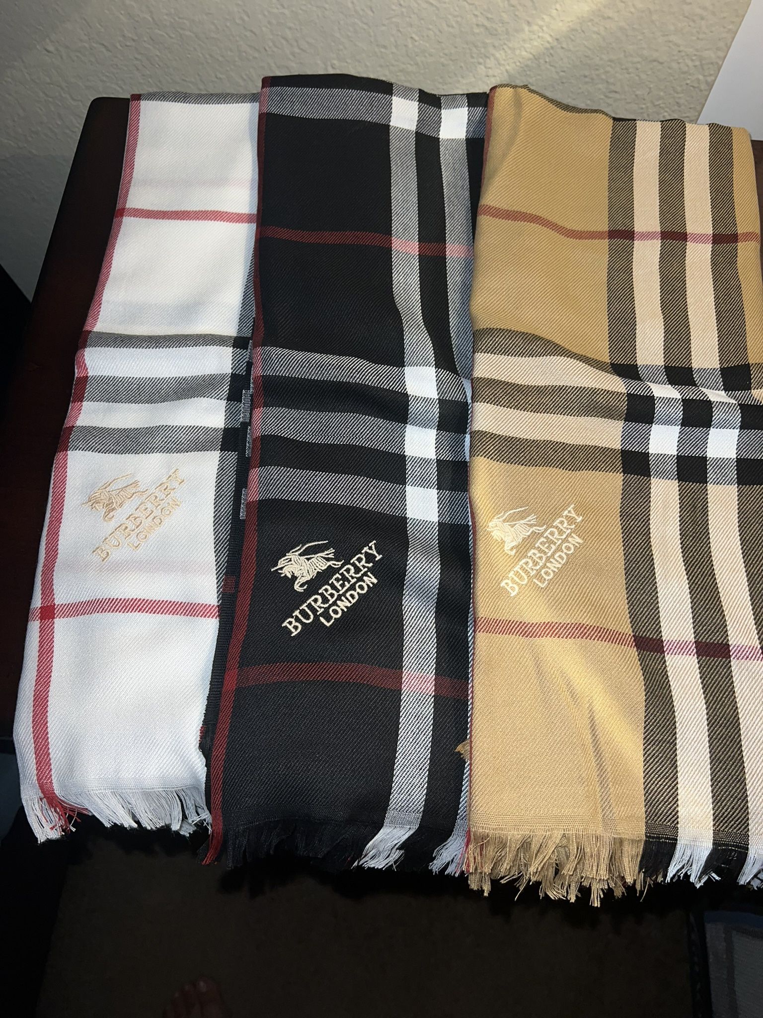 Scarfs